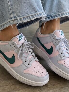 Nike Women's Low-Top Sneakers in Light Pink and Teal Accent